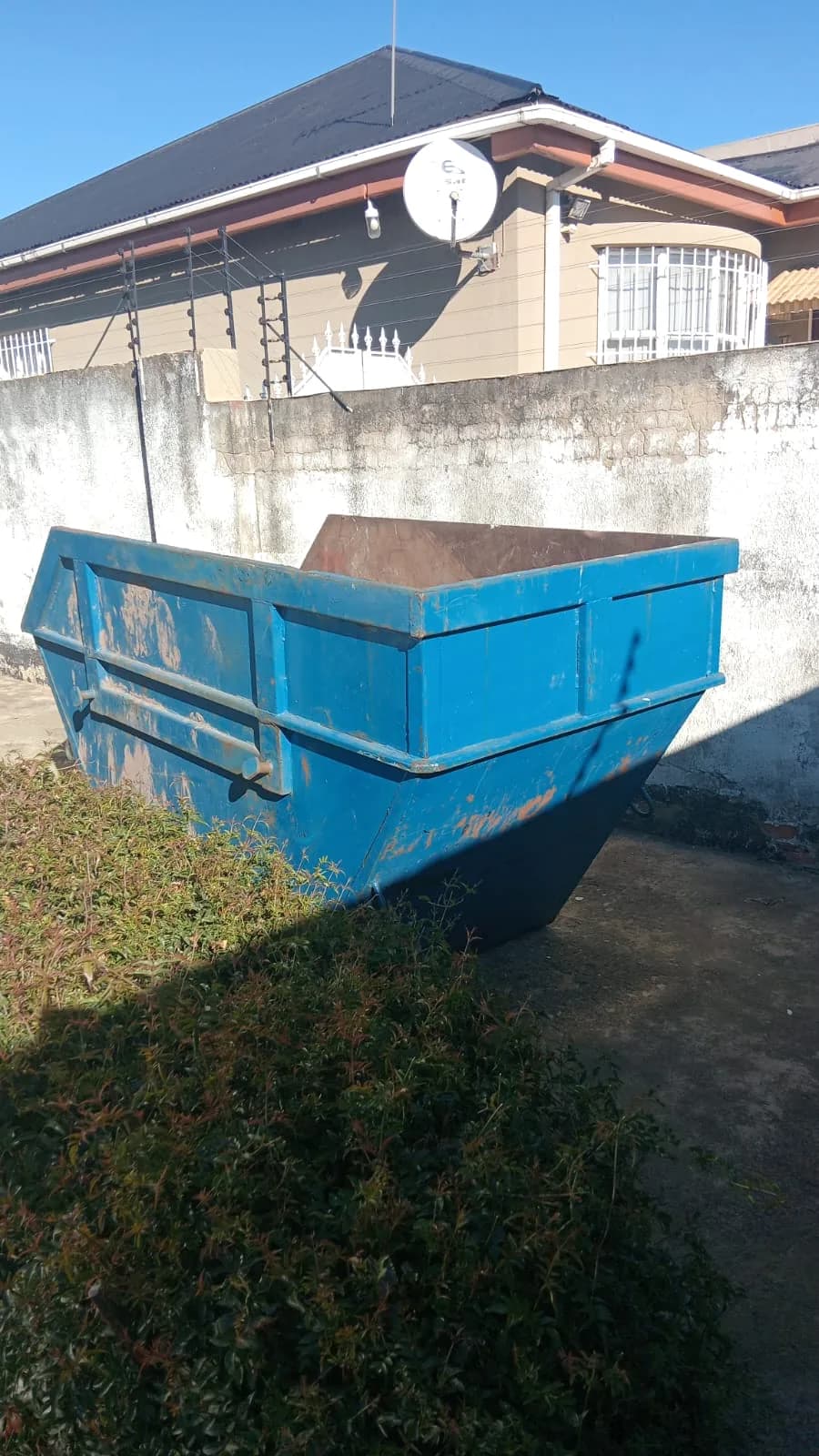 Nkageng Waste mini skip for garden waste and light bulky cleanups